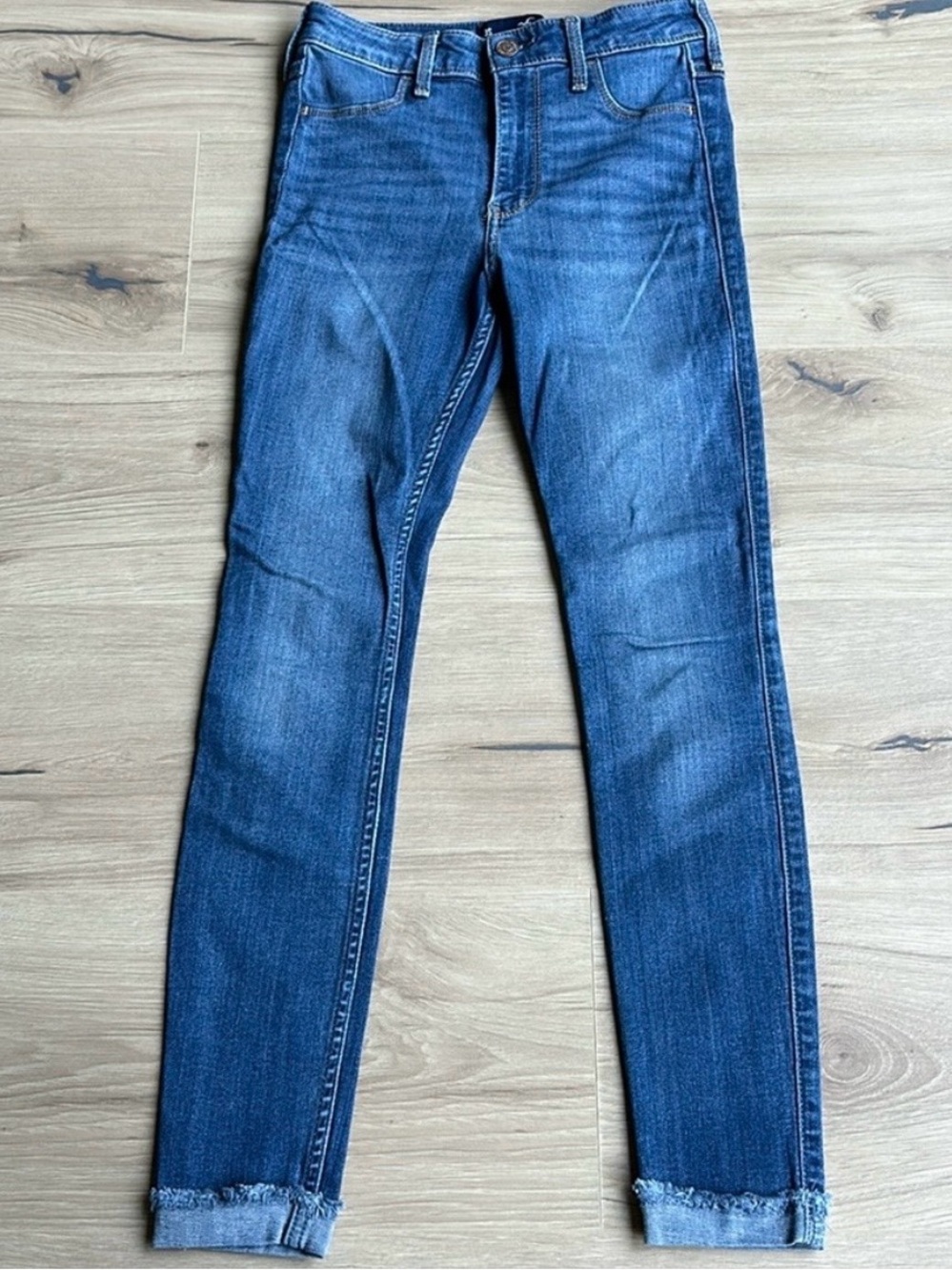 Hollister Women's Skinny Jeans in Medium Dark Blue